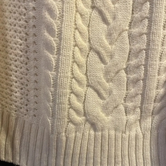 St. John's Bay Cream Sweater Size Large (L) - Picture 4 of 6